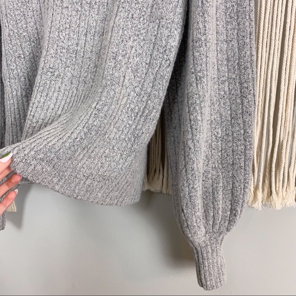 Marled Balloon Sleeve Grey Knit Sweater Size Medium - Picture 7 of 12